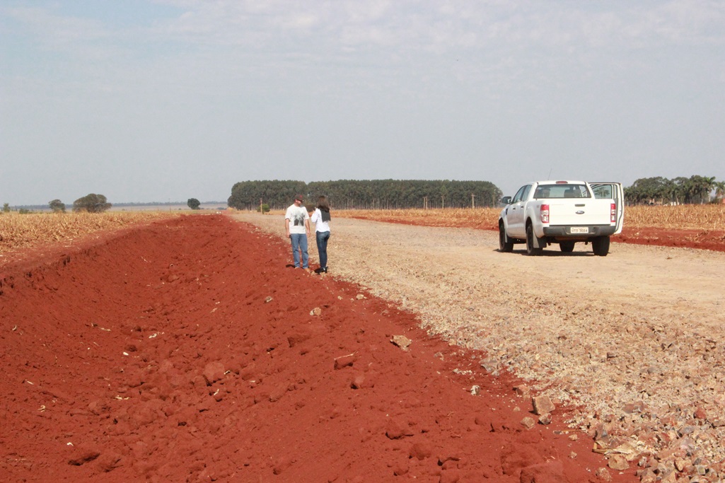 Gerente de Obras vistoria obras da Estrada da Produção