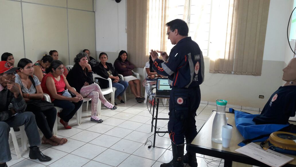 Coordenador do SAMU em Naviraí realiza palestra com usuários do Programa Bolsa Família