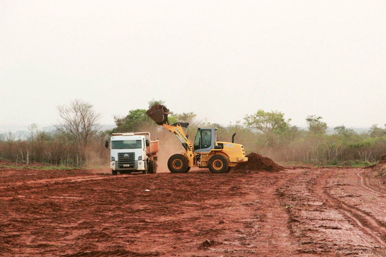 Prefeito Izauri determina inicio das obras do novo cemitério