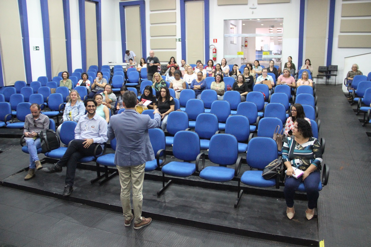 Diretores, Professores e Coordenadores da REME participaram de Palestra