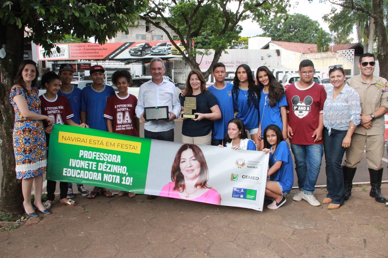 Professora Ivonete é homenageada com carreata