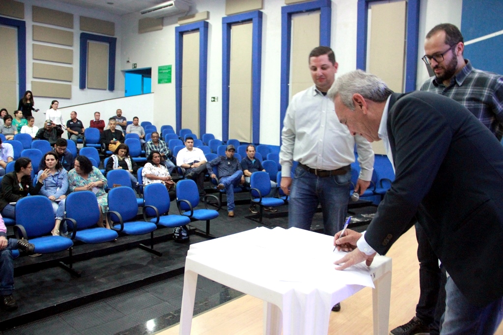 Naviraí inicia implantação do Plano de coleta seletiva de materiais recicláveis