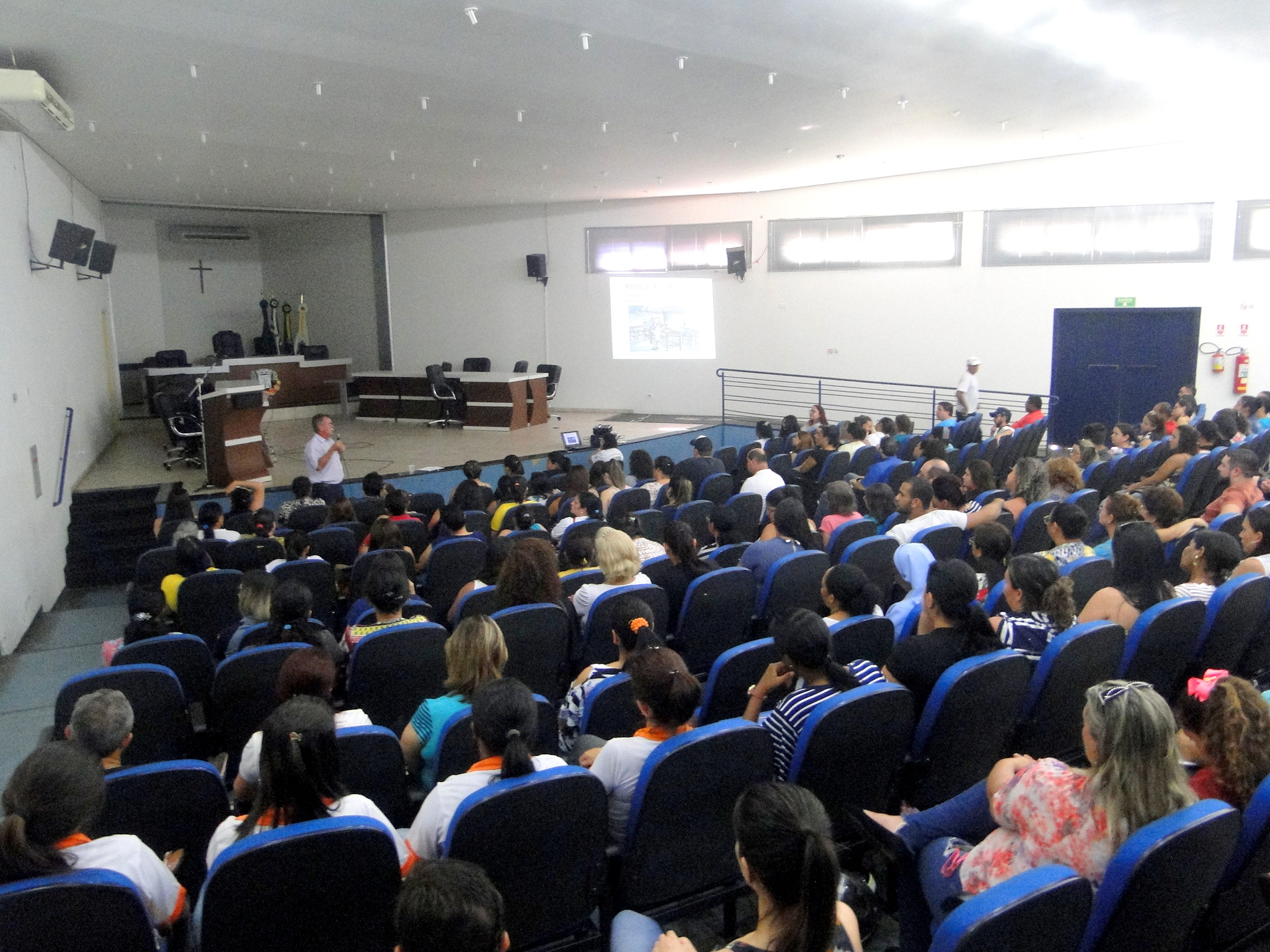 Vigilância sanitária orienta sobre a manipulação de alimentos