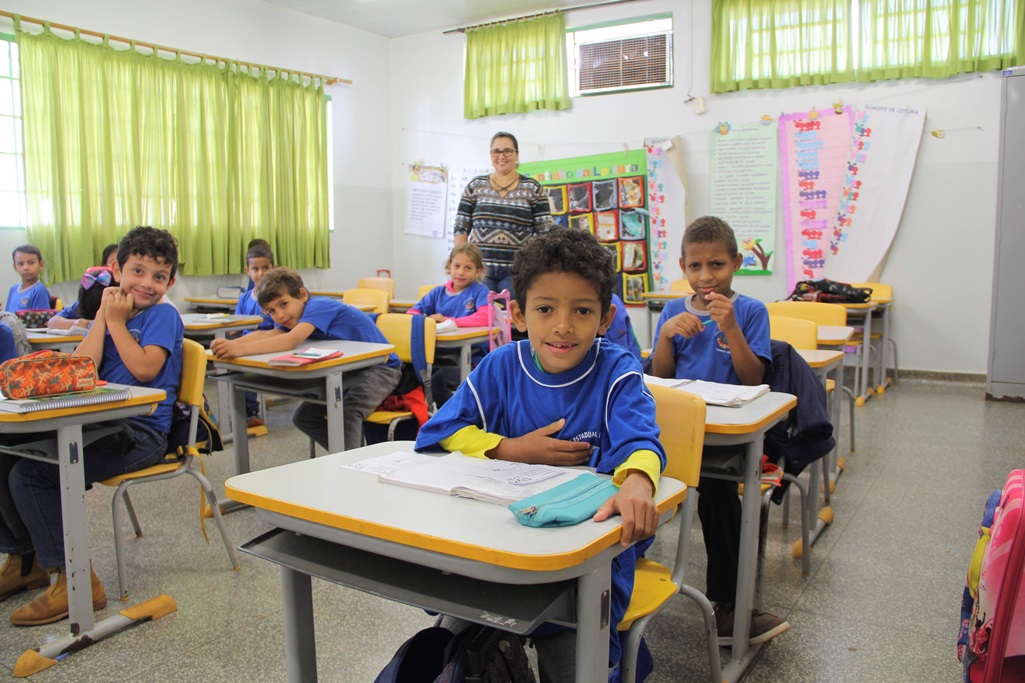 Ano letivo começa em Naviraí com mais de 7.200 alunos na REME