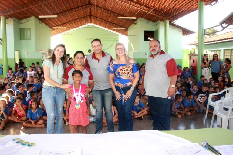 Alunos da Escola José Carlos da Silva recebem prêmios no Programa Agrinho