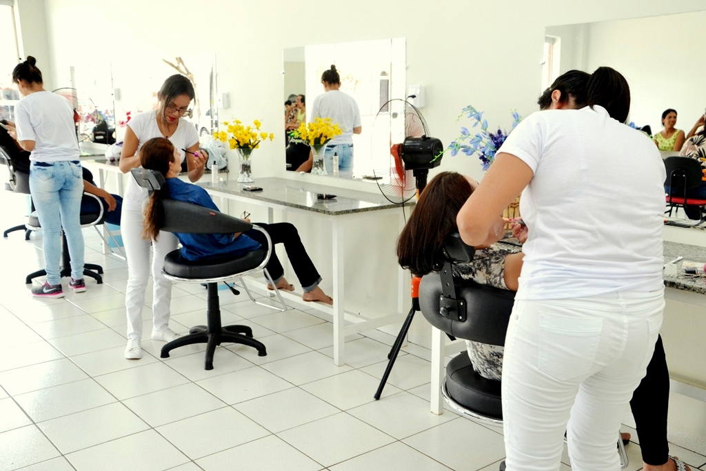 Fundação Cultural presta homenagem às servidoras de Serviços Públicos Fundação Cultural presta homenagem às servidoras de Serviços Públicos