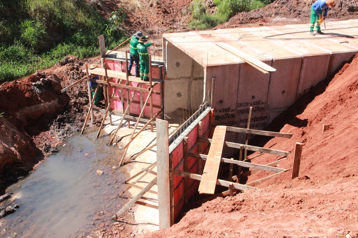 Prefeitura e Usina recuperam passagem da Estrada Contorno Sul