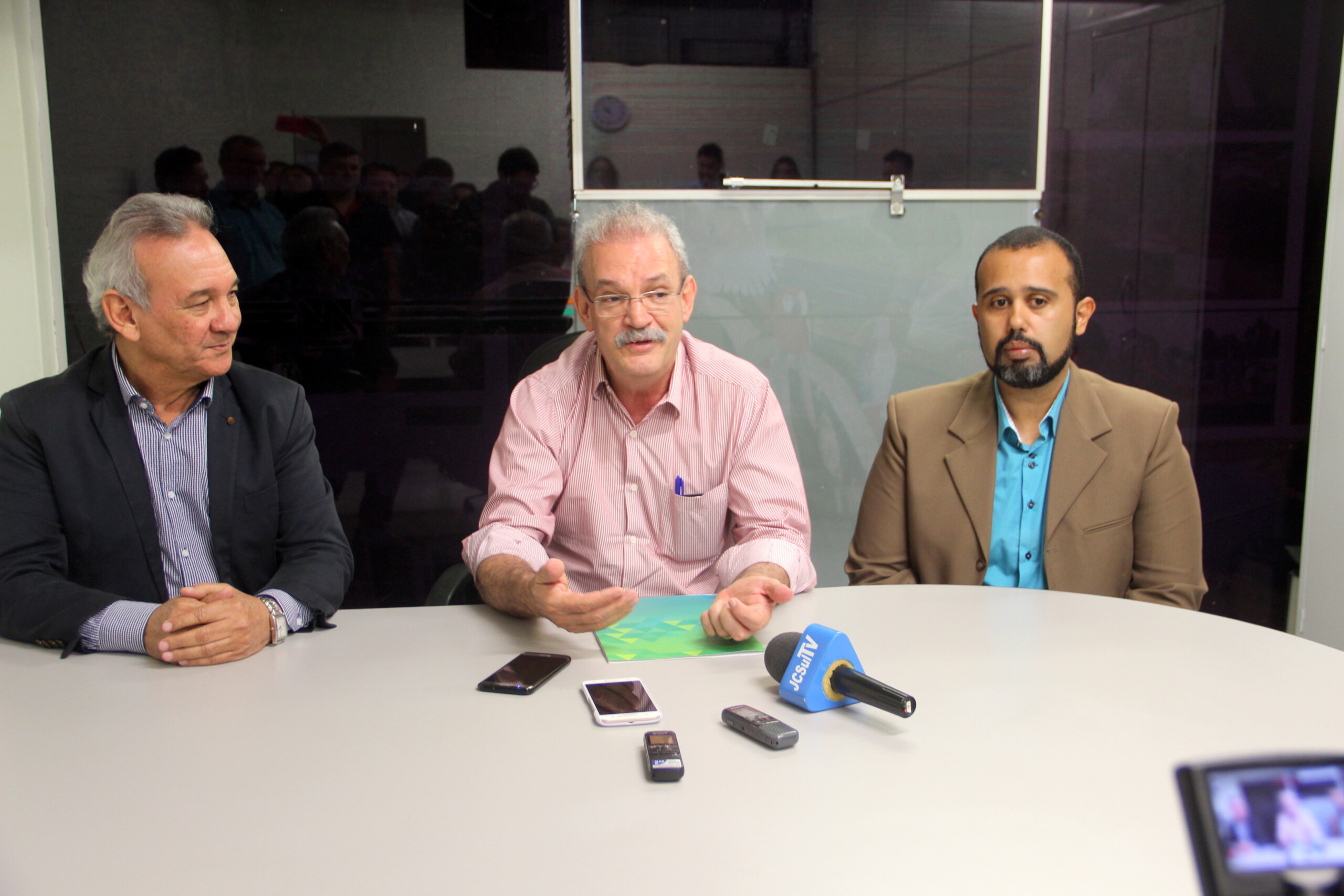 Prefeito Dr. Izauri recebe visita do Secretário de Saúde do MS Geraldo Resende