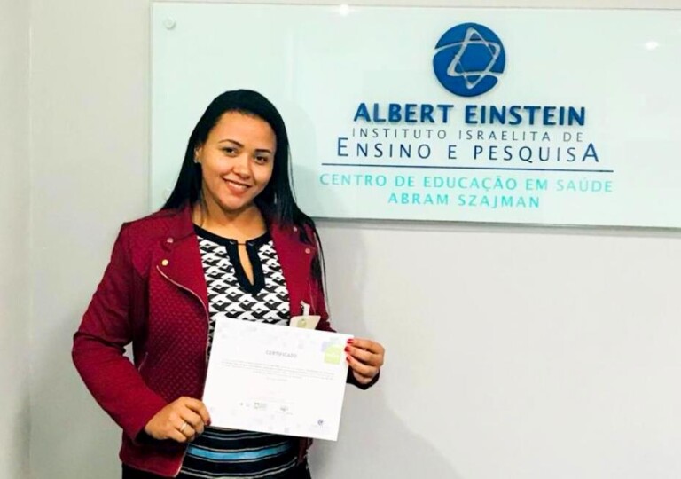 Enfermeira de Naviraí participa de curso de Qualificação no Hospital Albert Einstein em São Paulo