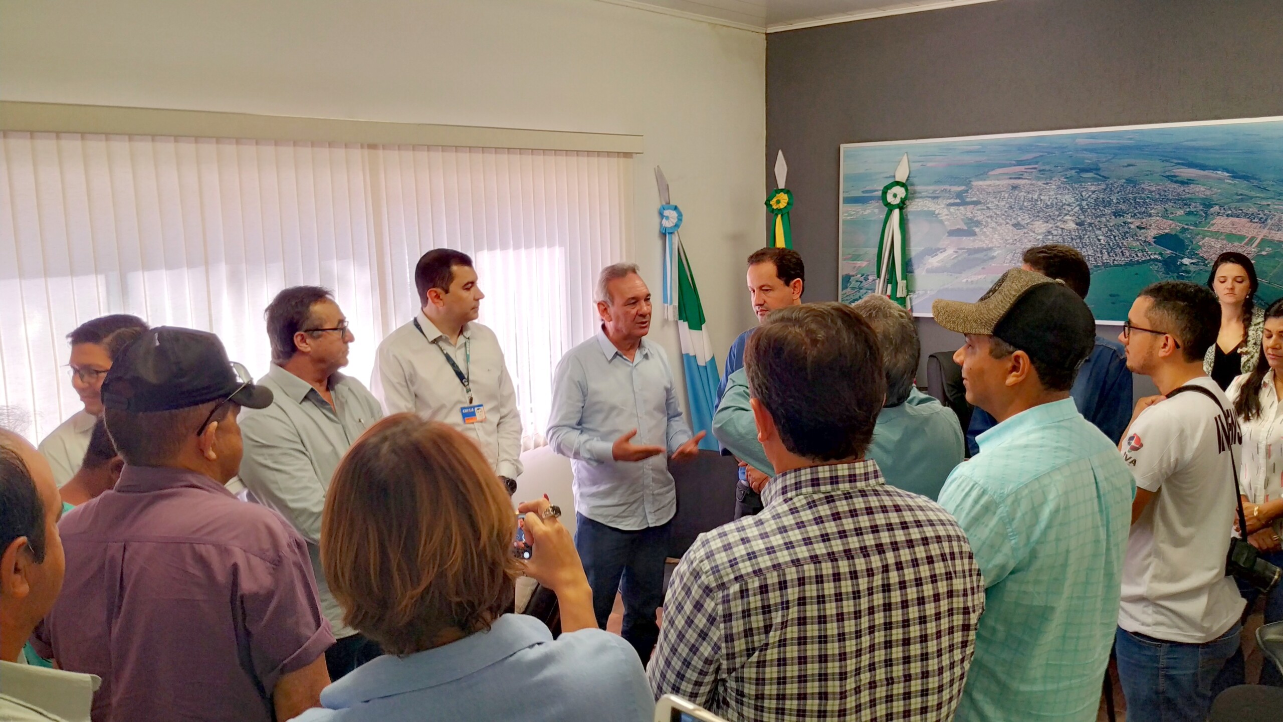 Prefeito Dr. Izauri recebeu a visita do Diretor Presidente da Sanesul