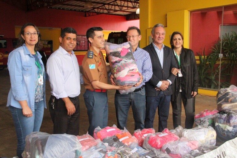 Grupamento de Bombeiros de Naviraí realiza entrega de donativos a entidades arrecadados na Campanha do Agasalho