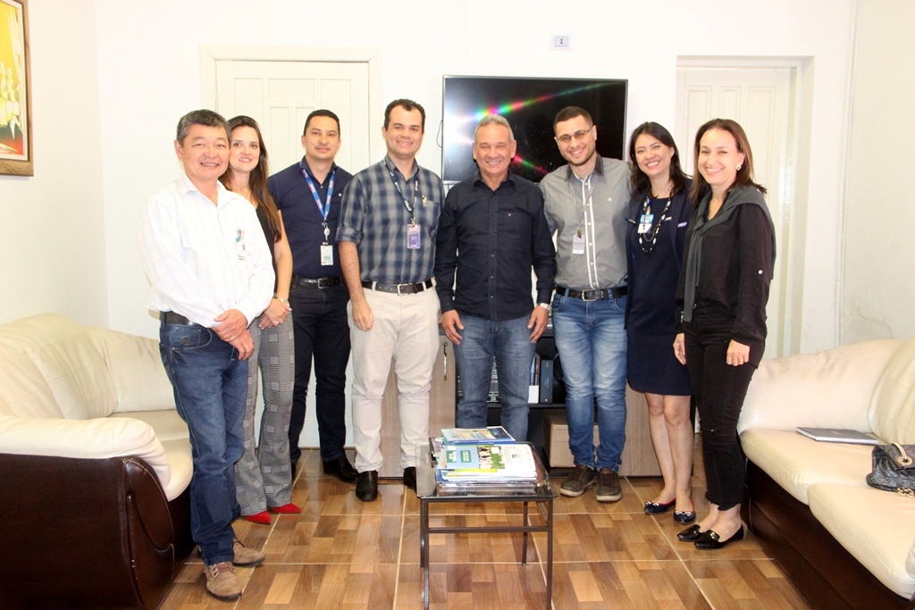 Lojistas se reúnem com o prefeito Dr. Izauri e Gerentes