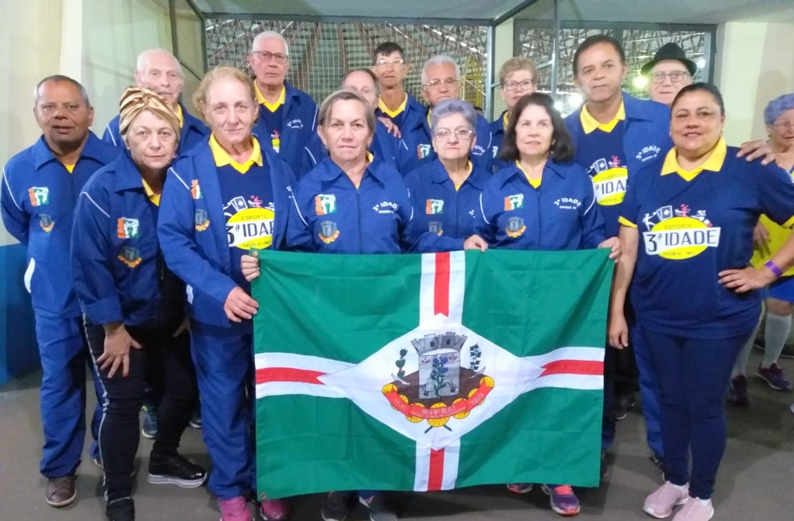 Delegação de Naviraí participa dos jogos da melhor idade em Nova Andradina