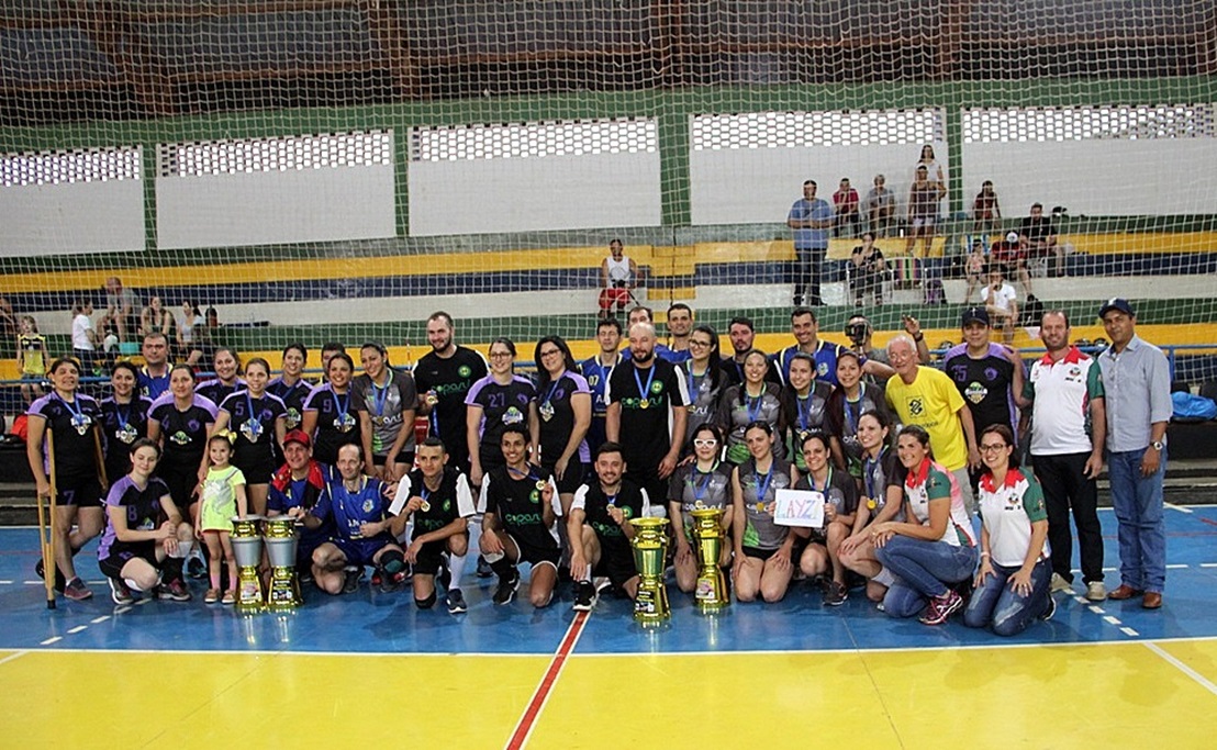 Final do vôlei no Poliesportivo foi emocionante