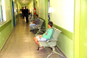 Foto: Pintura e cadeiras longarinas oferecem melhor comodidade no Hospital Municipal, 2019 - André Almeida/Assessoria de Imprensa