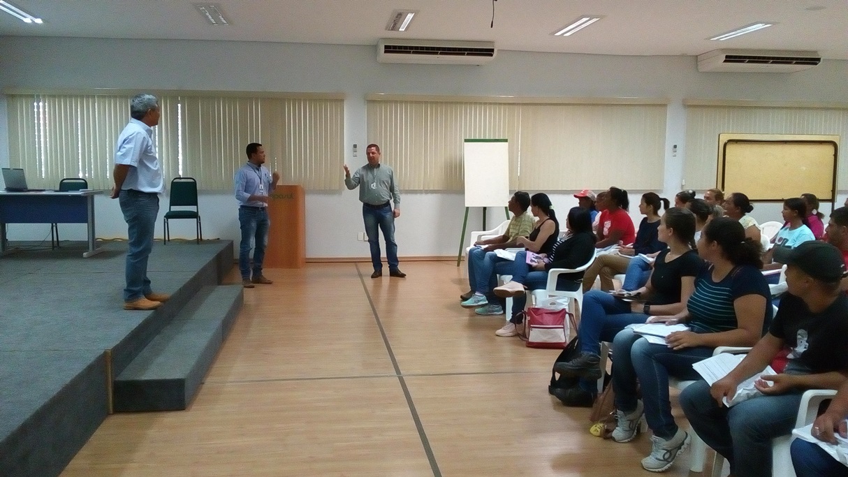 Recicla Naviraí e Copasul realizam encontro para troca de experiências