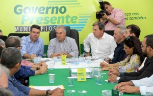 Foto: Dr. Izauri Macedo e vereadores pedem ao governador recursos para obras drenagem no Harry Amorim, 2019 - André Almeida/Assessoria de Imprensa