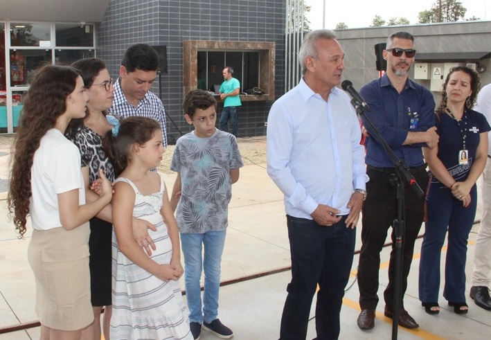 Prefeito Dr. Izauri Macedo participa da inauguração de mais um empreendimento em Naviraí