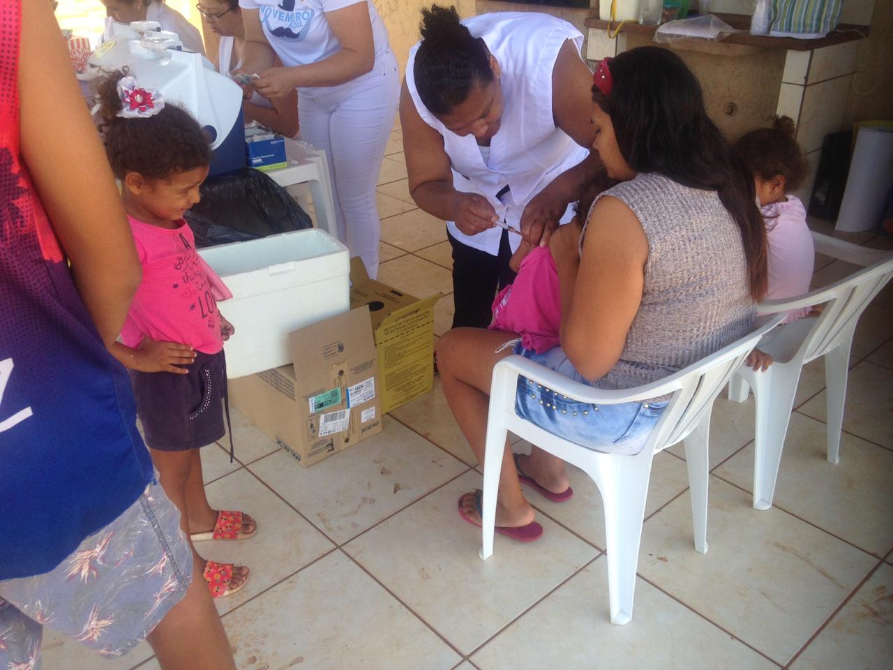 Equipe de Saúde do município realiza ação no Conjunto Nelson Trad