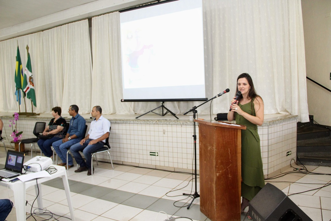 Educação de Naviraí realiza seminário para discussão sobre a Educação Especial