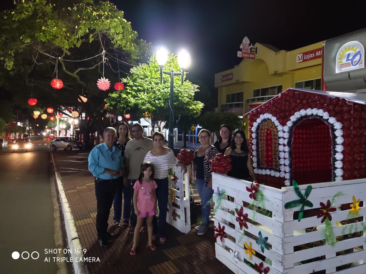 Centro comercial de Naviraí recebe decoração natalina pela BPW