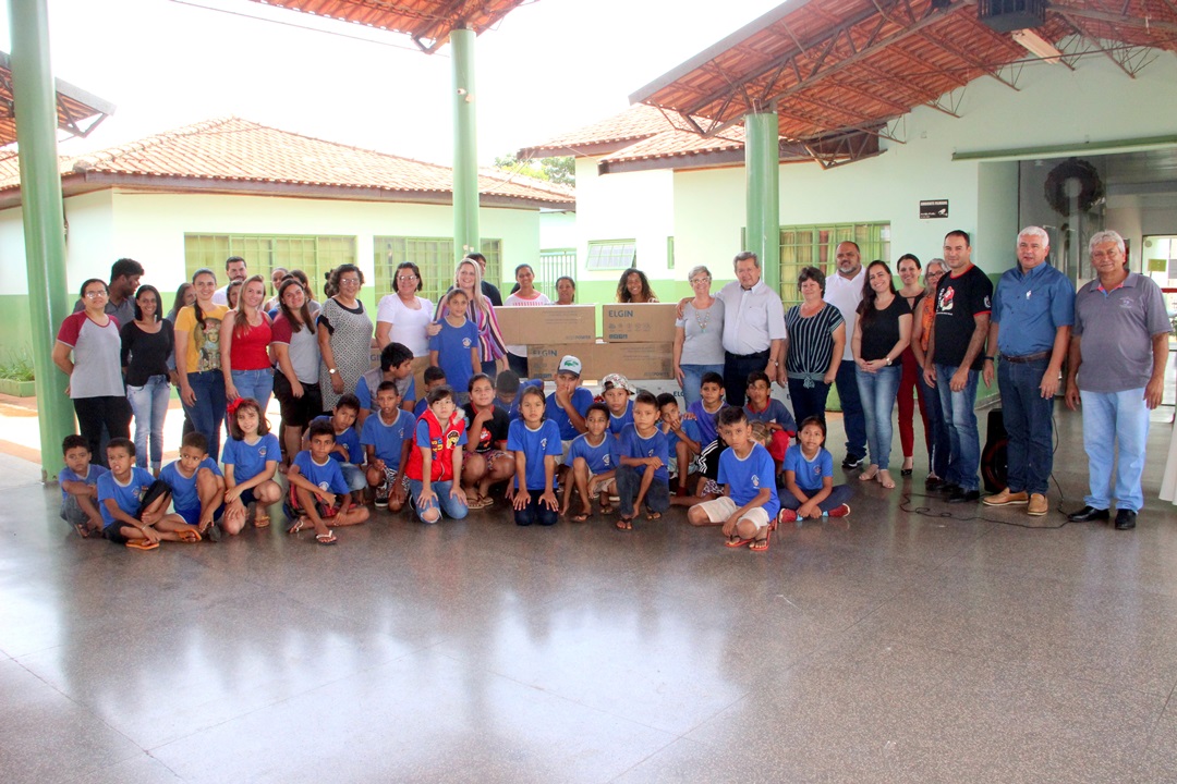 Escolas José Carlos e Marechal Rondon ganham ar condicionado