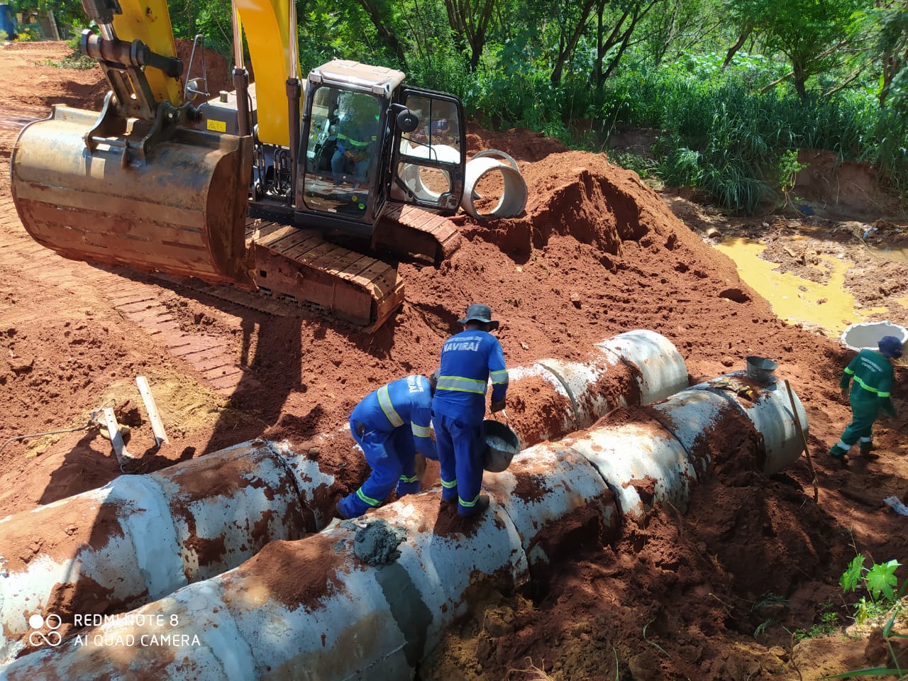 Prefeitura de Naviraí trabalha para recuperar a Rua Pérsio Antunes