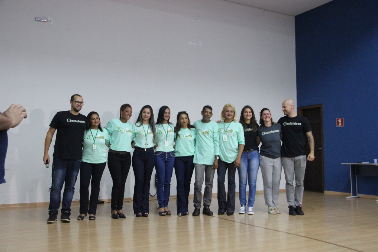 Prefeitura e Ong Recicleiros inauguram oficialmente o Programa de Coleta Seletiva de Naviraí