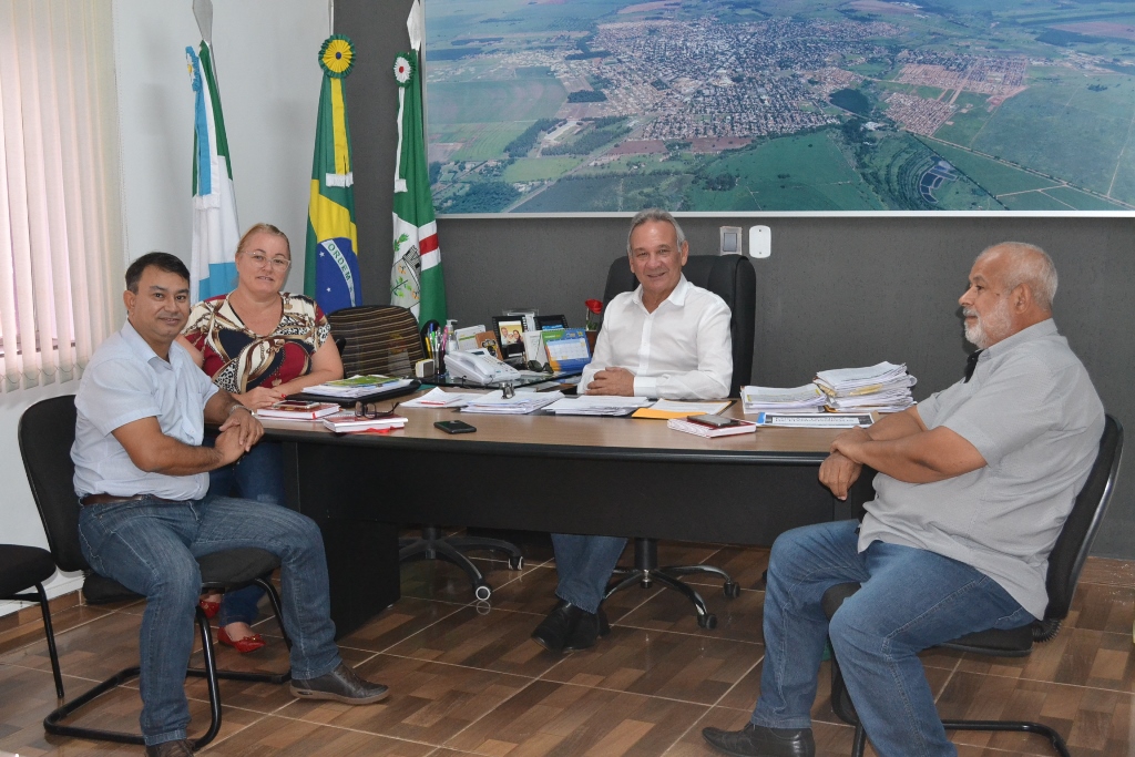 Prefeito recebe diretores do Simted e abre negociação salarial