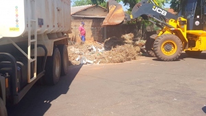 Imagem: Prefeitura de Naviraí continua realizando o Mutirão de Limpeza, 2020 - Assessoria de Imprensa