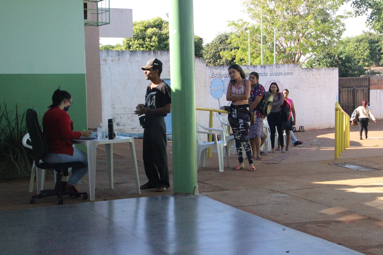 Com entrega dos kits da merenda nesse sábado a Prefeitura de Naviraí chega a 3.250 alunos atendidos