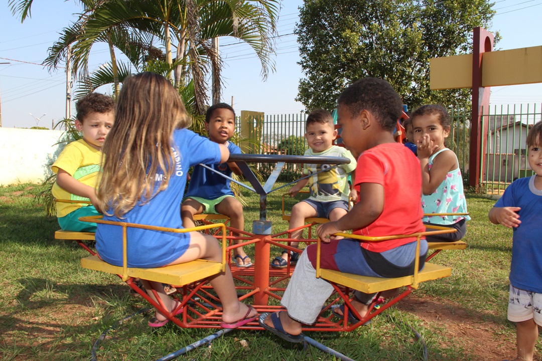 Prefeito de Naviraí acompanha o Governo e antecipa férias escolares