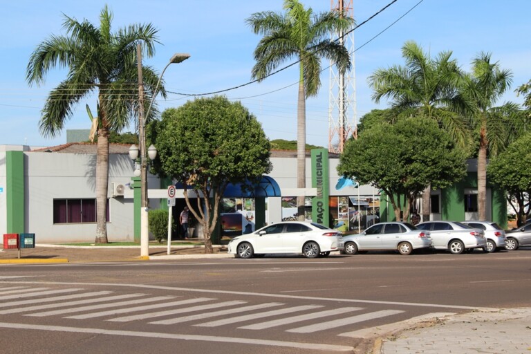 Prefeitura de Naviraí paga sexta-feira, dia 12, 40% do 13º salário aos servidores do município