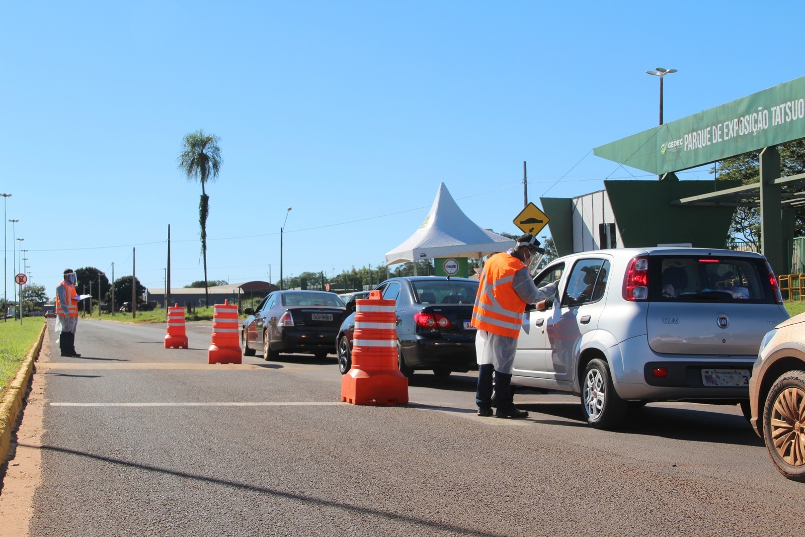 Mais de 13 mil pessoas já passaram pelas barreiras sanitárias em Naviraí na luta contra o coronavírus