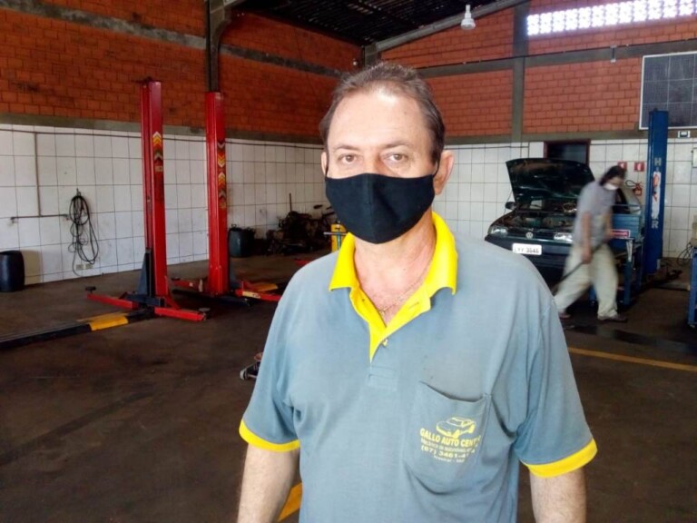 Paciente curado de Covid-19 faz doação de máscaras em Naviraí