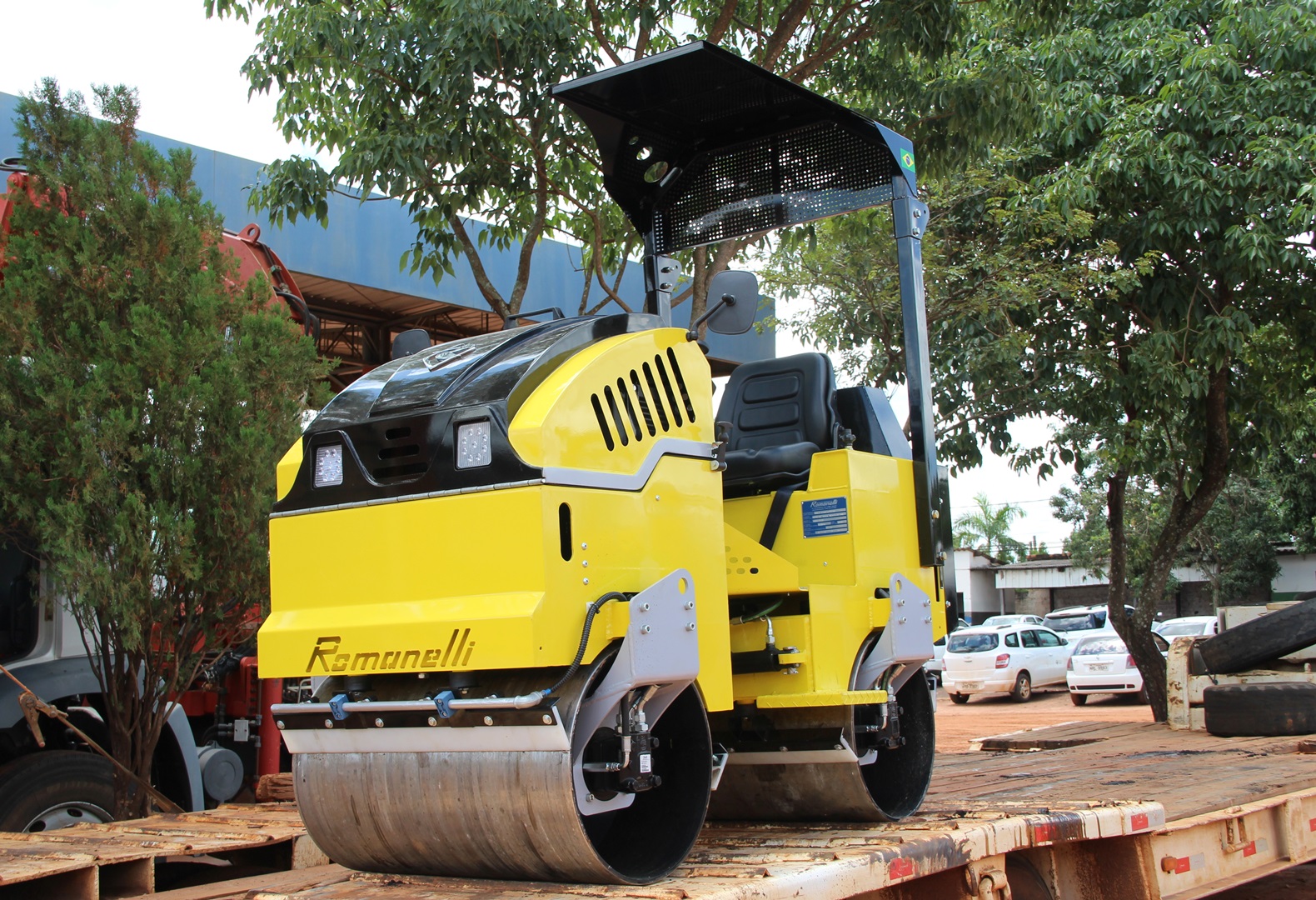 Prefeitura de Naviraí adquiri Rolo Compactador zero KM