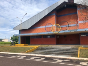 Imagem: Prefeitura de Naviraí executa limpeza geral dos canteiros de avenidas, 2021 - Assessoria de Imprensa