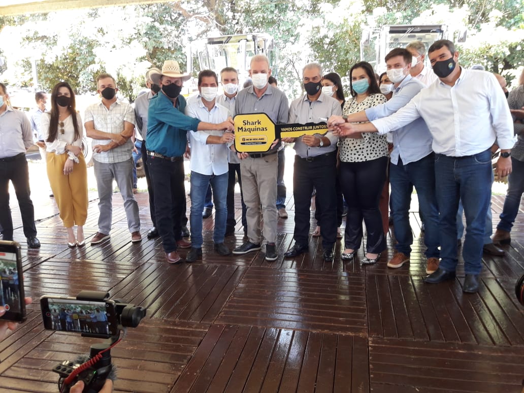 Naviraí conquista motoniveladora para atendimento do setor produtivo