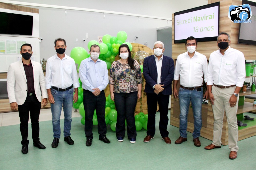 Governo de Naviraí prestigia ato de comemoração dos 18 anos do Sicredi em Naviraí