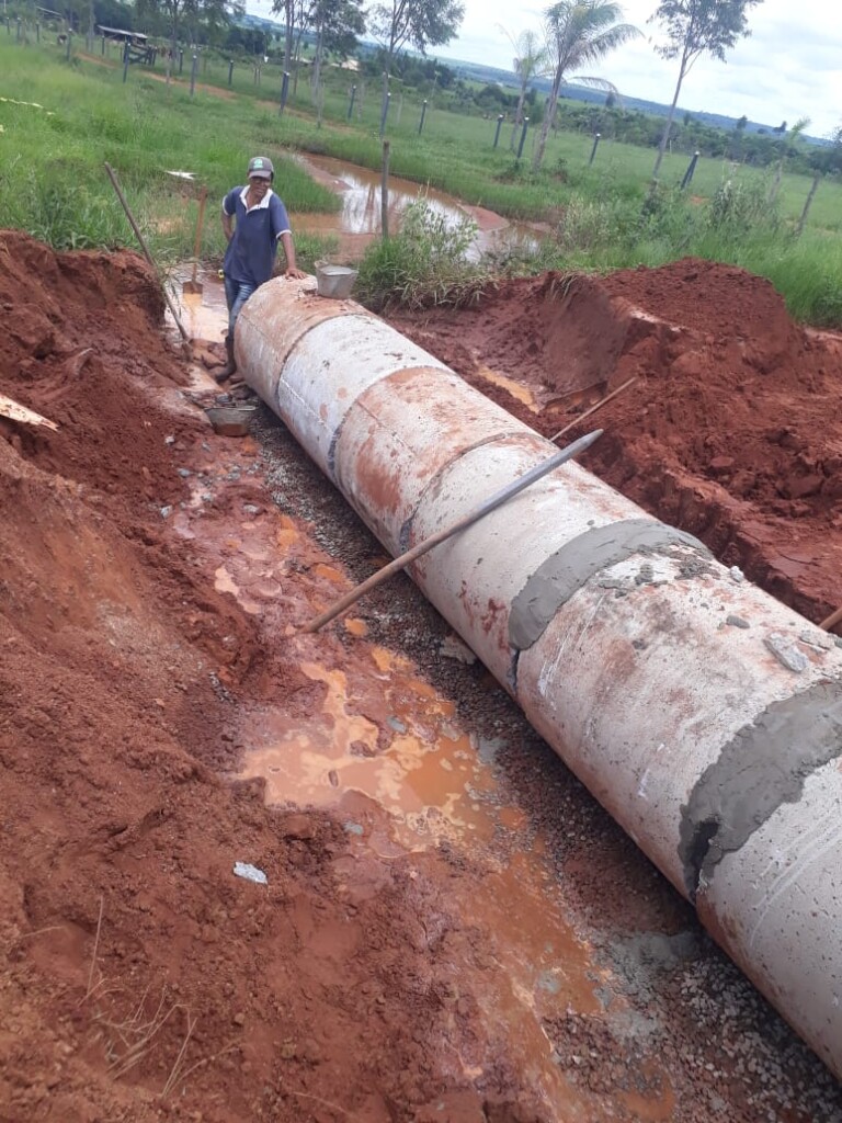 Prefeitura de Naviraí constrói rede pluvial destruída pelas enxurradas em área rural