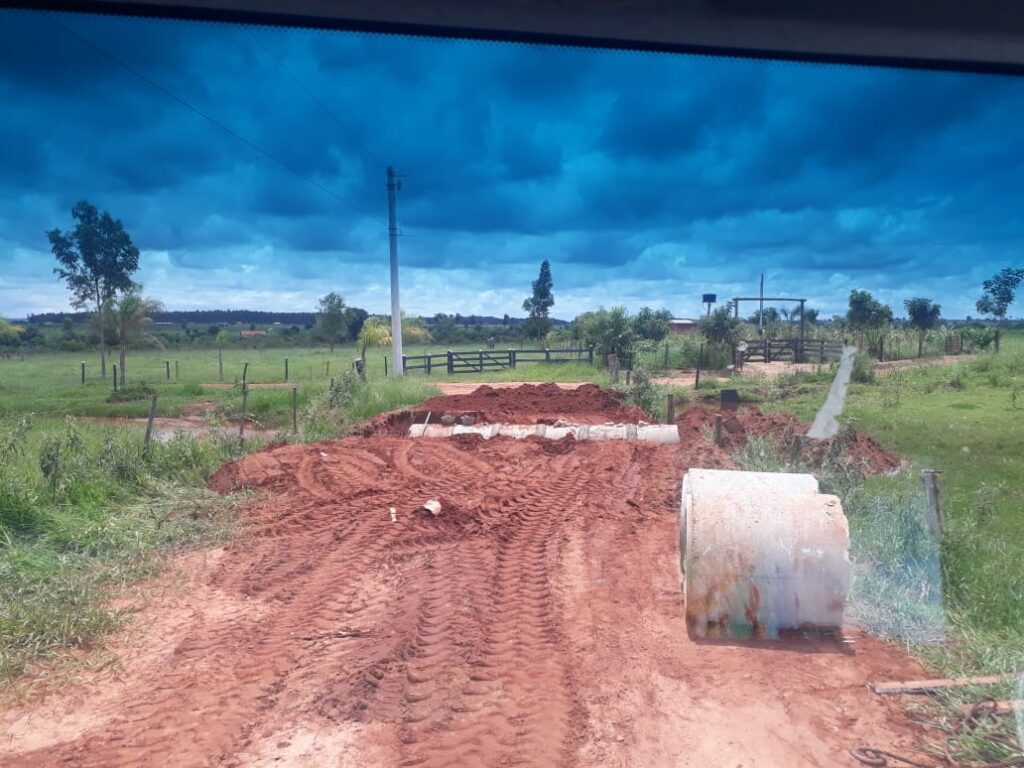 Imagem: Prefeitura de Naviraí constrói rede pluvial destruída pelas enxurradas em área rural, 2021 - Assessoria de Imprensa