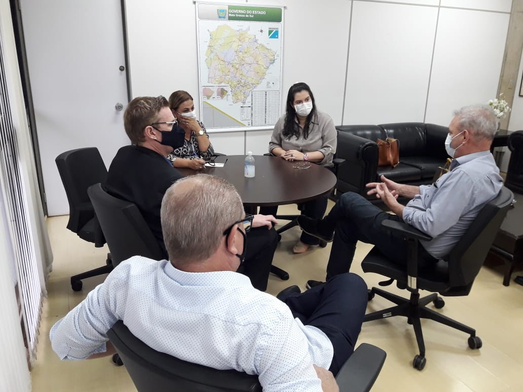 Governo de Naviraí discute com secretário Geraldo Resende a ativação da Clínica de Hemodiálise