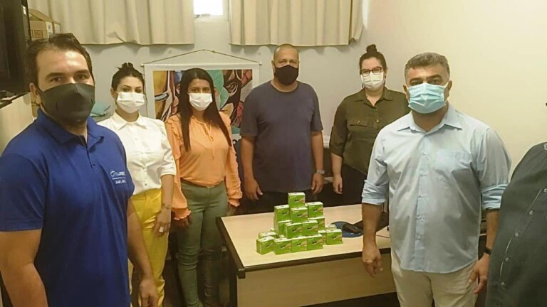 Seleta entrega 30 oxímetros ao Hospital Municipal de Naviraí