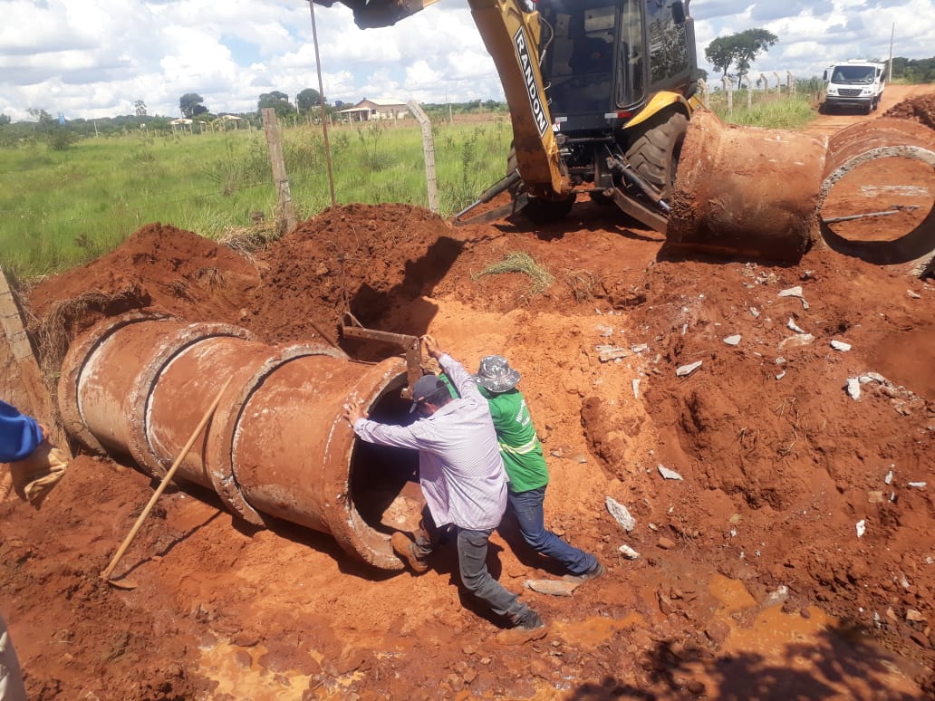 Gerência de Serviços Públicos constrói canal de esgoto pluvial no Alto da Mata