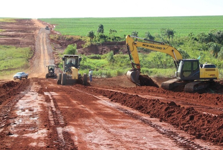 Prefeitura faz correção total da estrada das fazendas Prainha e Concórdia