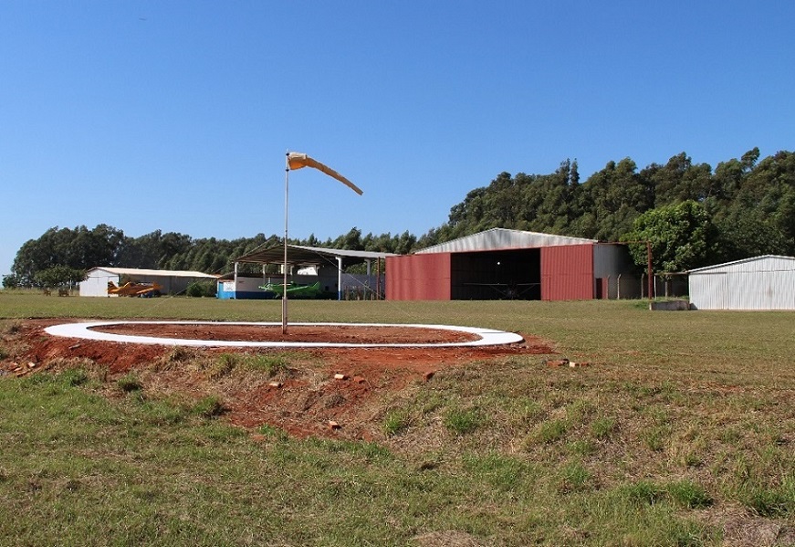 Imagem: Gerência de Obras executa melhorias no Aeroporto Municipal de Naviraí, 2021 - Assessoria de Imprensa