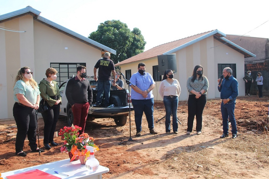 Imagem: Prefeitura e Governo do Estado entregam casas em Naviraí, 2021 - Assessoria de Imprensa
