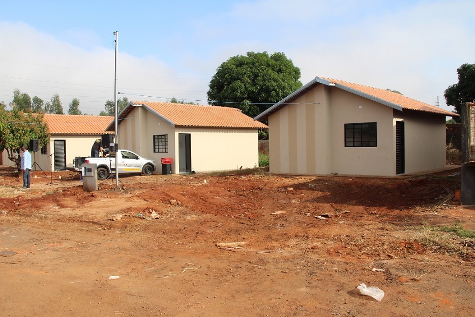 Imagem: Prefeitura e Governo do Estado entregam casas em Naviraí, 2021 - Assessoria de Imprensa