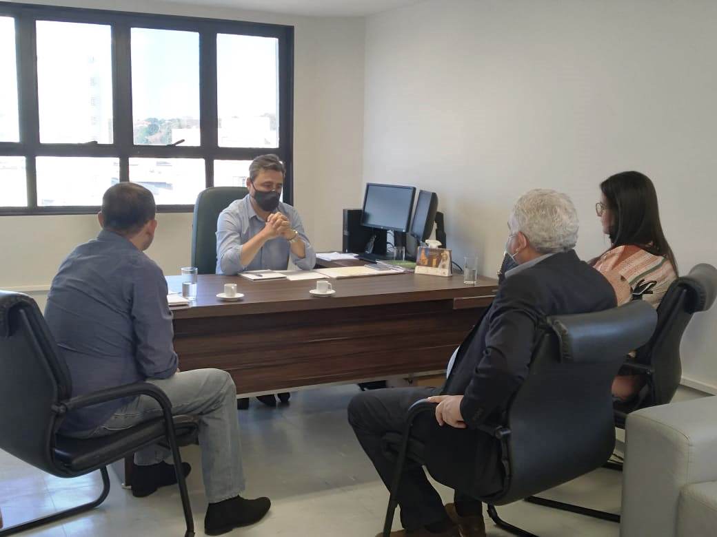 Naviraí discute parceria com o INCRA visando regularizar áreas rurais