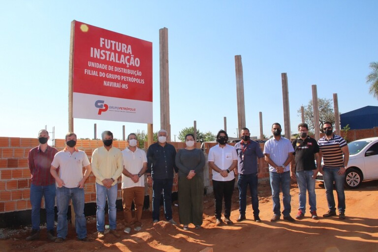 Governo de Naviraí visita obras do Grupo Petrópolis